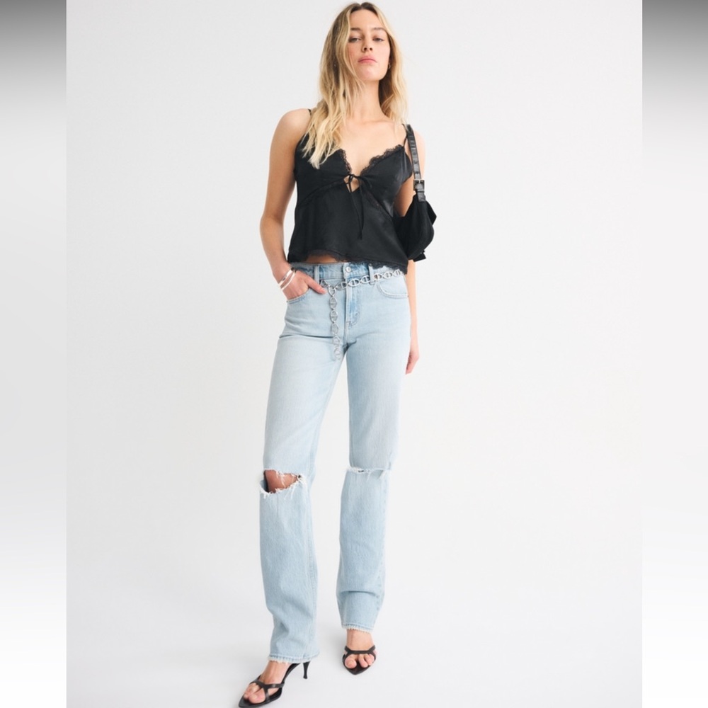 Abercrombie Mid Rise 90’s Straight - 31